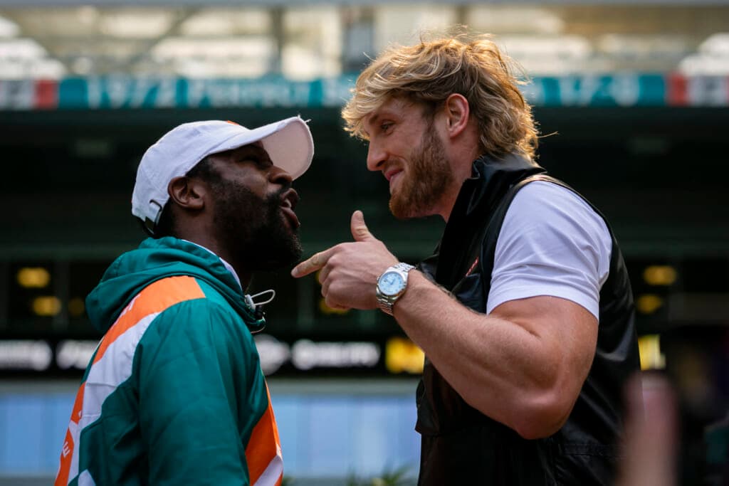 Floyd Mayweather Logan Paul