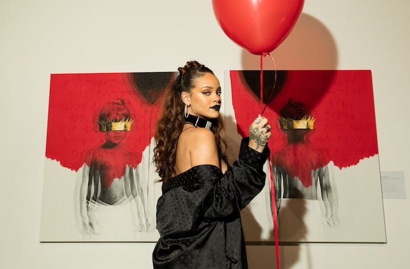 012816_Rihanna_Out.jpg
