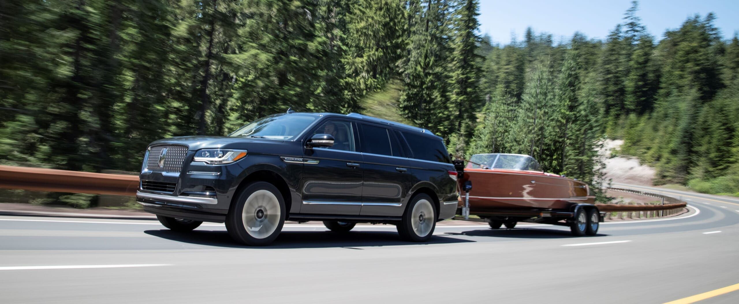 2022 Lincoln Navigator_Flight Blue Reserve_08