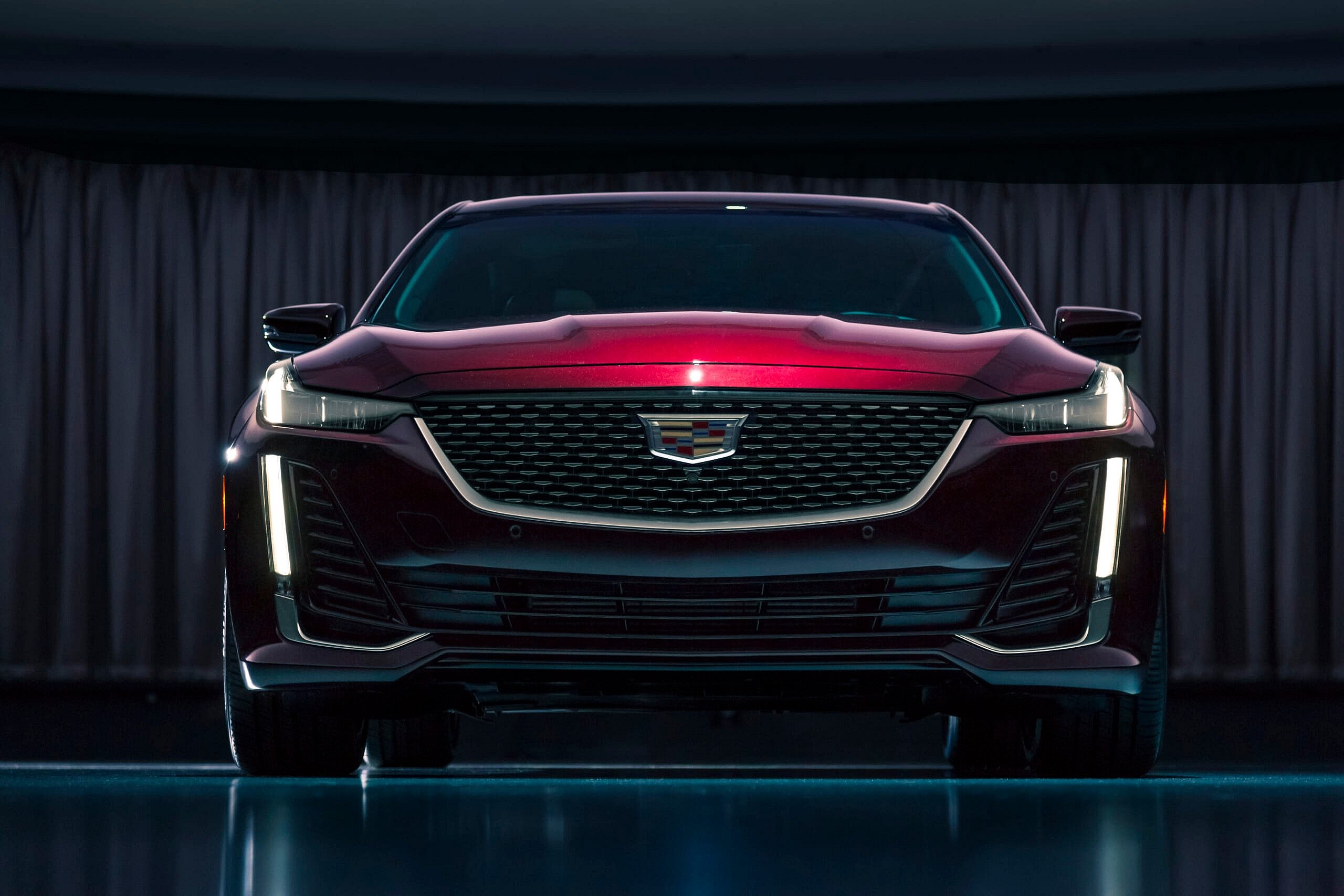 2020-Cadillac-CT5-PremiumLuxury-005