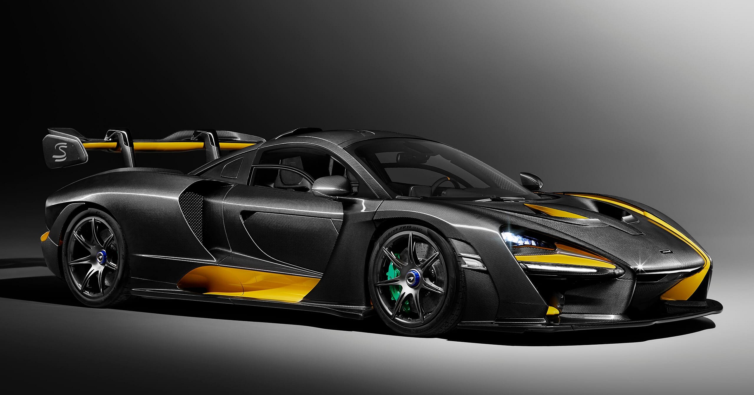 facebook-Linked_Image___8951-McLaren+Senna+Carbon+Theme+by+MSO_01