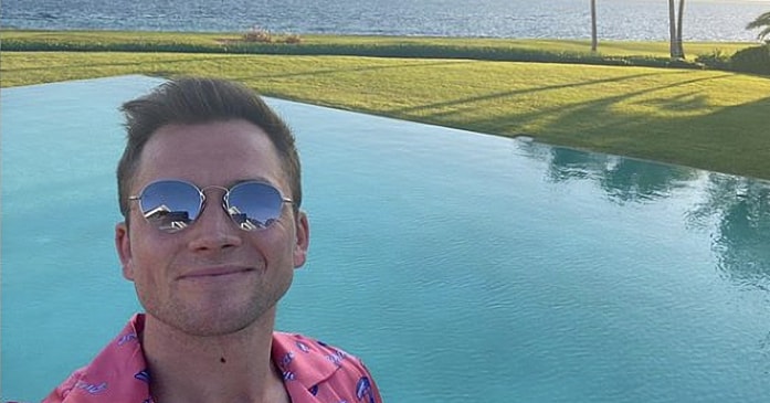 facebook-Linked_Image___taron-egerton-instagram