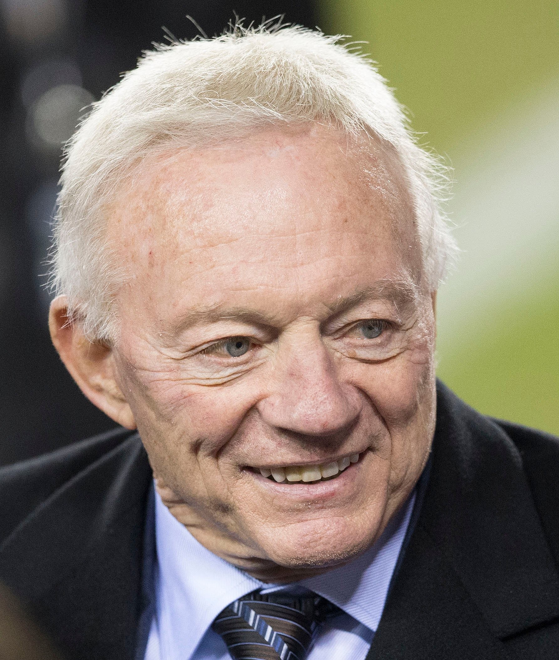 Jerry_Jones_2015_(2).jpg