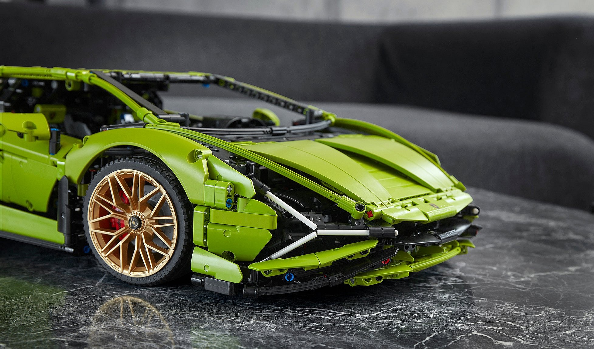 Lego Technic Lamborghini Sian FPK 37 (1)