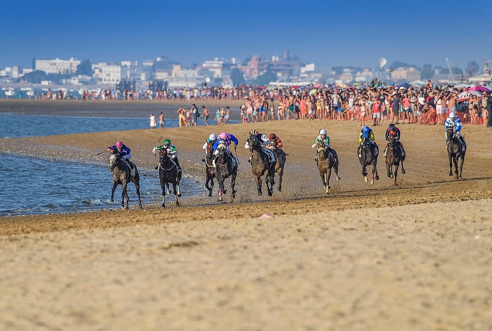 spanish-beach-horse-race-1