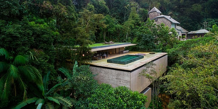 Casa Na Mata" (Jungle House) by Studio MK27 (Photo: Fernando Guerra)
