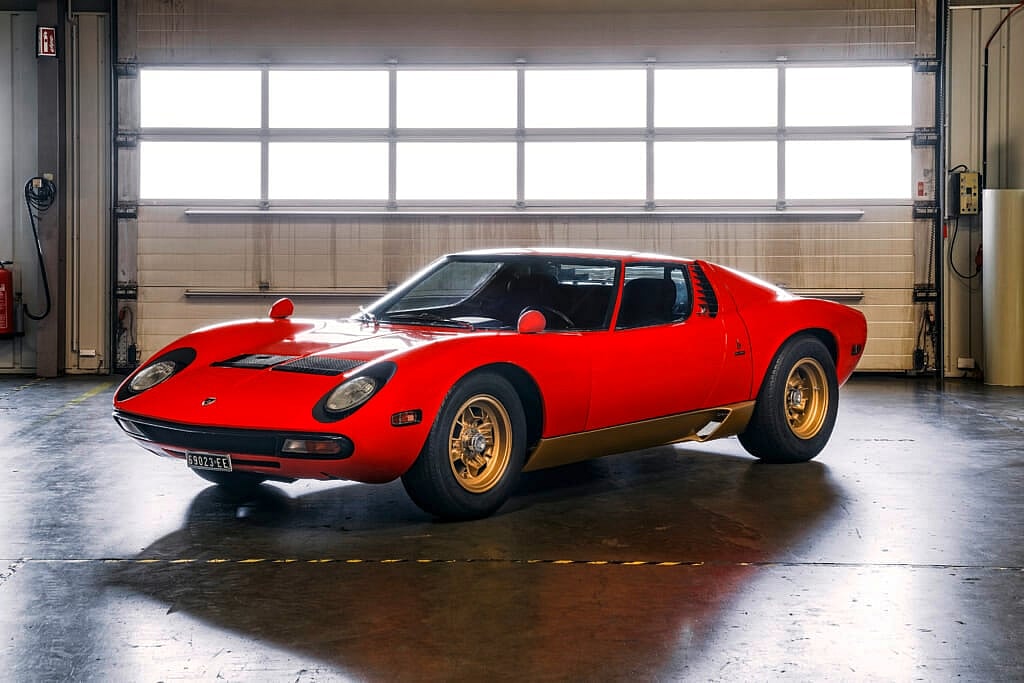 1971-Lamborghini-Miura-SV-