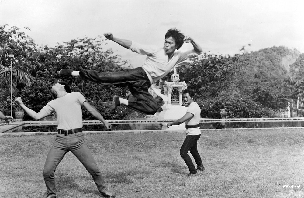 bruce-lee-air.jpg
