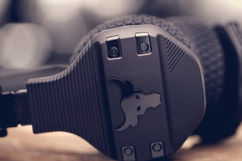 under-armour-rock-headphones-2