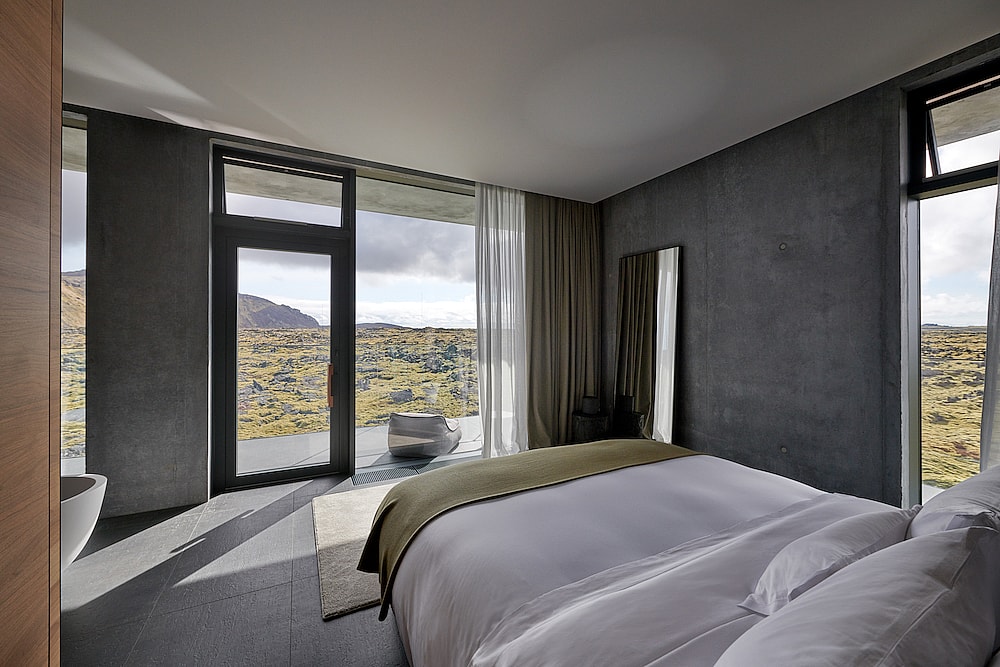 blue-lagoon-iceland-hotel-6