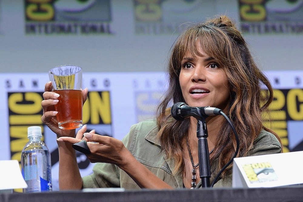 halley-berry-whiskey-comic-con-3