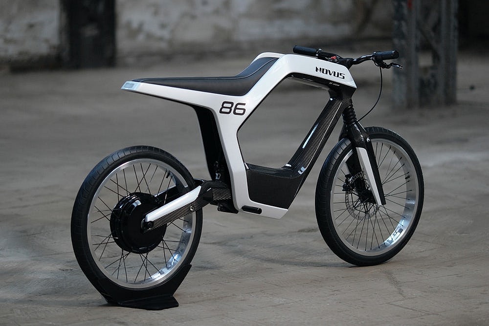 novus-electric-motorcycle-ces-12