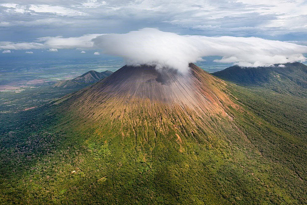volcano rum image flor de cana