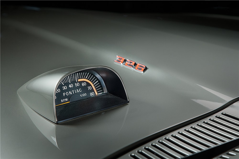 Firebird hood tach.jpg