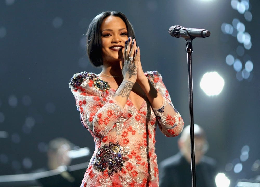 rihanna-statue-main.jpg