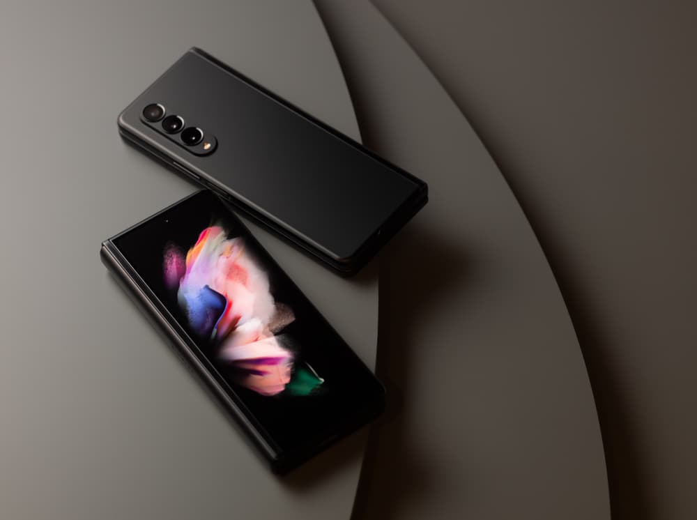 008_galaxyzfold3_5g_phantomblack