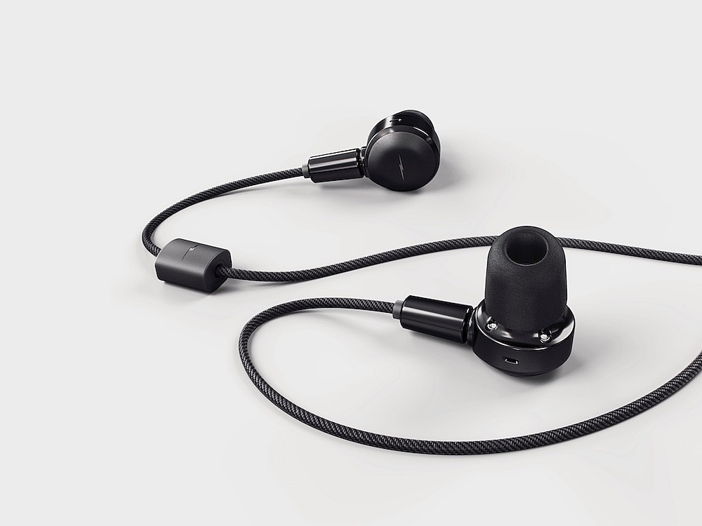 S080_DYNAMIC_IN_EAR_BLACK_PVD_PERSPECTIVE_W6_F_LAYERED_RGB 2