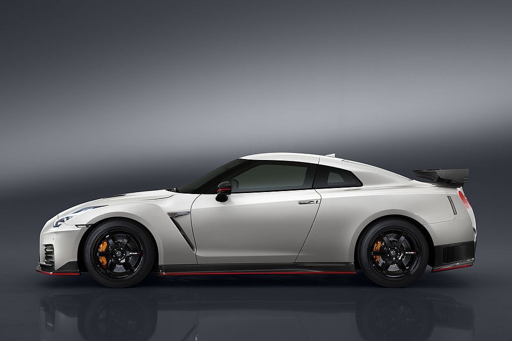 Embargoed_Until_52716_7amET_-_2017_GT-R_NISMO_10.0.jpg