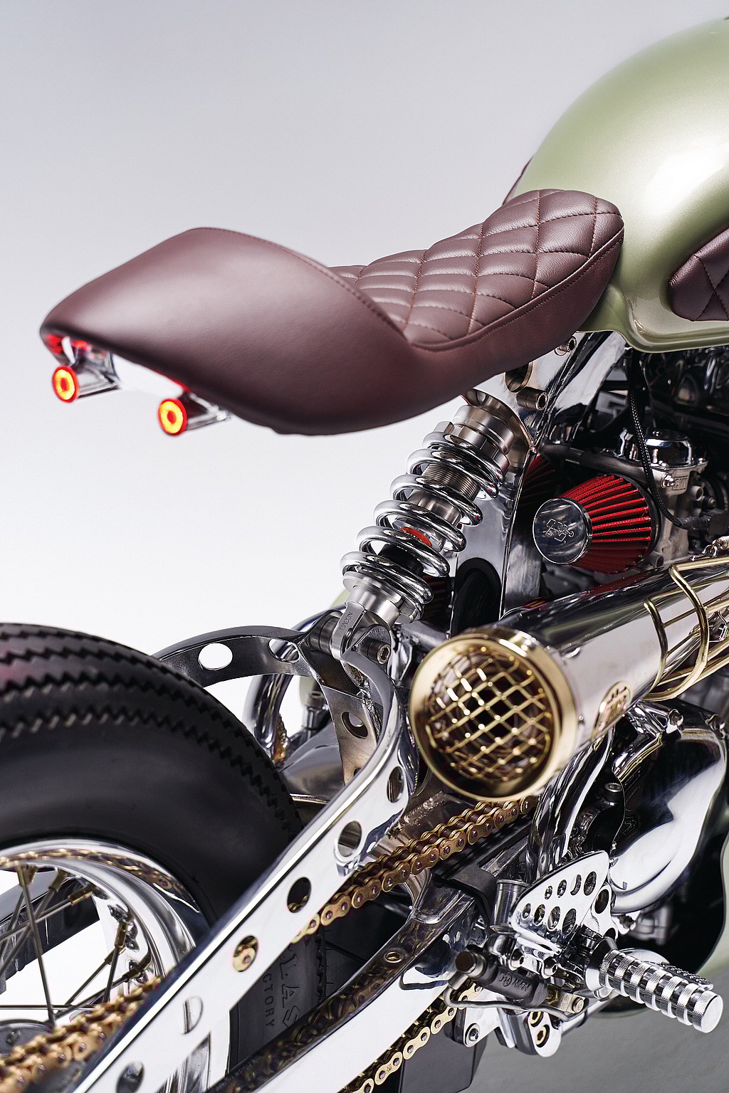 ビンテージ Olmo cafe racer (Size: S/53cm) Amazon.com: DKMOTORK 0393 Hump Motorcycle Retro Cafe Racer