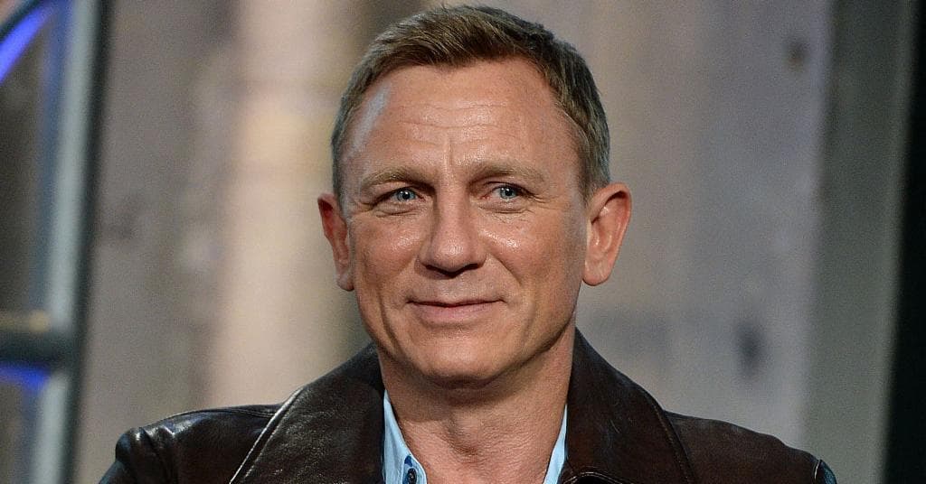 facebook-Linked_Image___daniel-craig-casual-bond-GettyImages-495859746