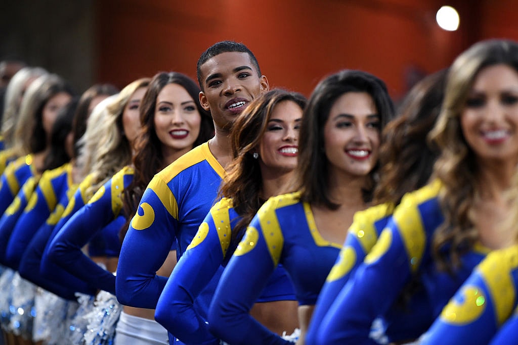 rams-male-cheerleaders-GettyImages-1081689836