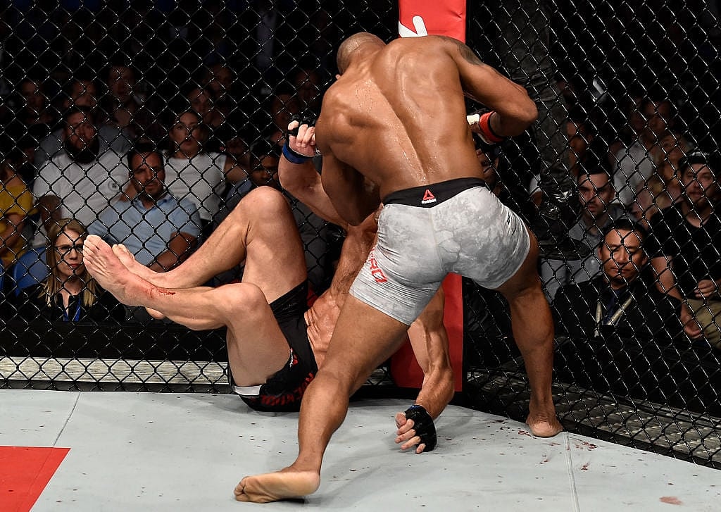 GettyImages-916786476 Romero knocks Rockhold out