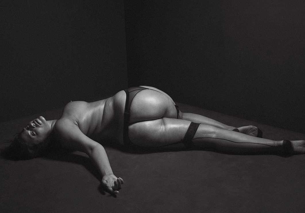 Ashley Graham V Magazine (3)