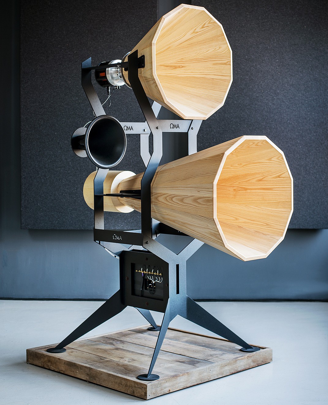 Oswalds Mill Audio Imperia conical loudspeaker - three quarters.jpg Utilizing the efficiency and realism of horns