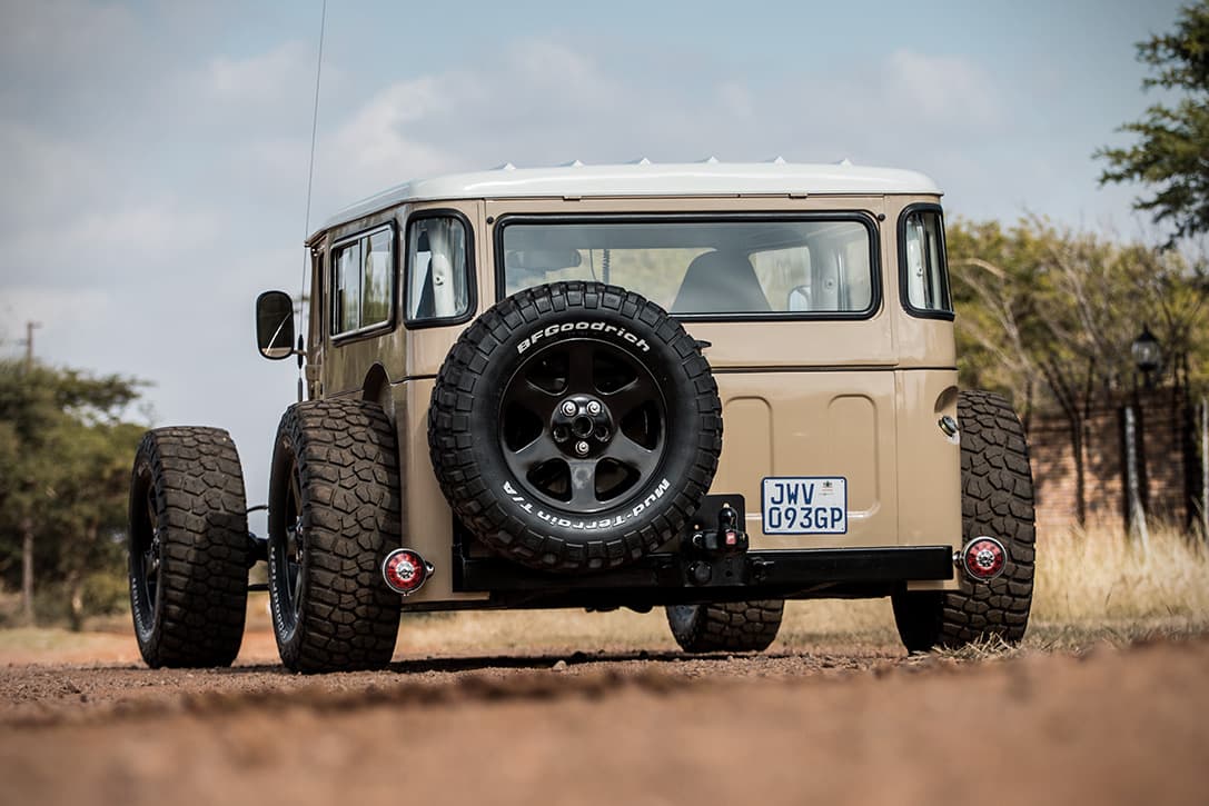 1976-Land-Cruiser-FJ-40-Hot-Rod-By-Allers-Rods-and-Customs5.jpg