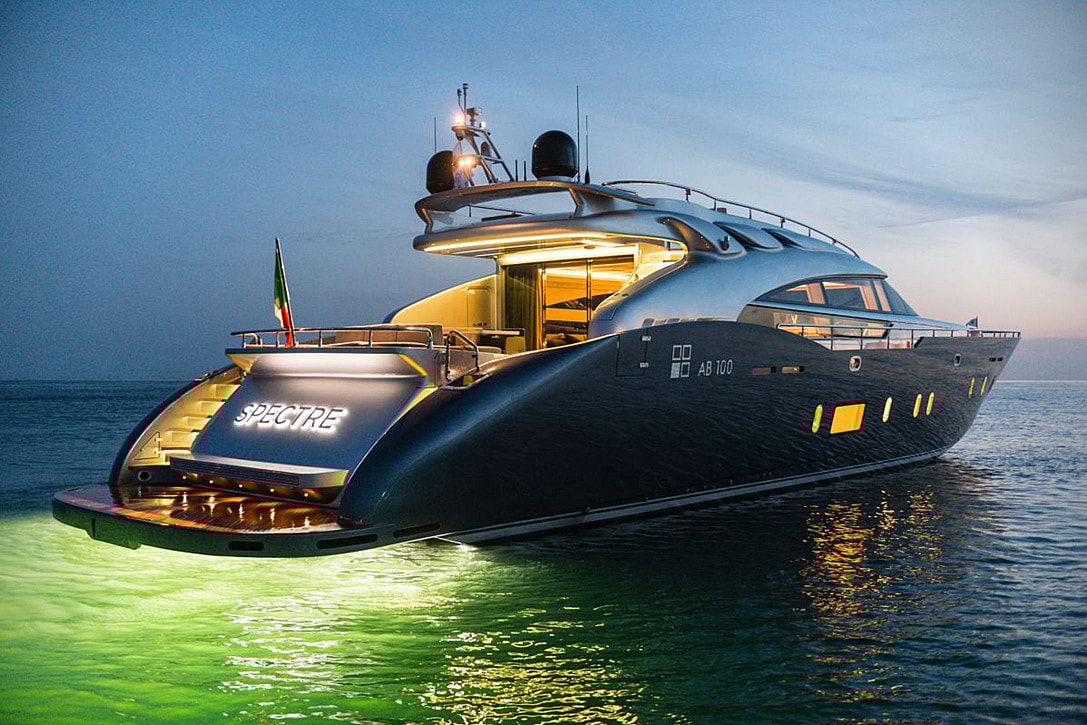 AB-100-Spectre-Yacht-4.jpg