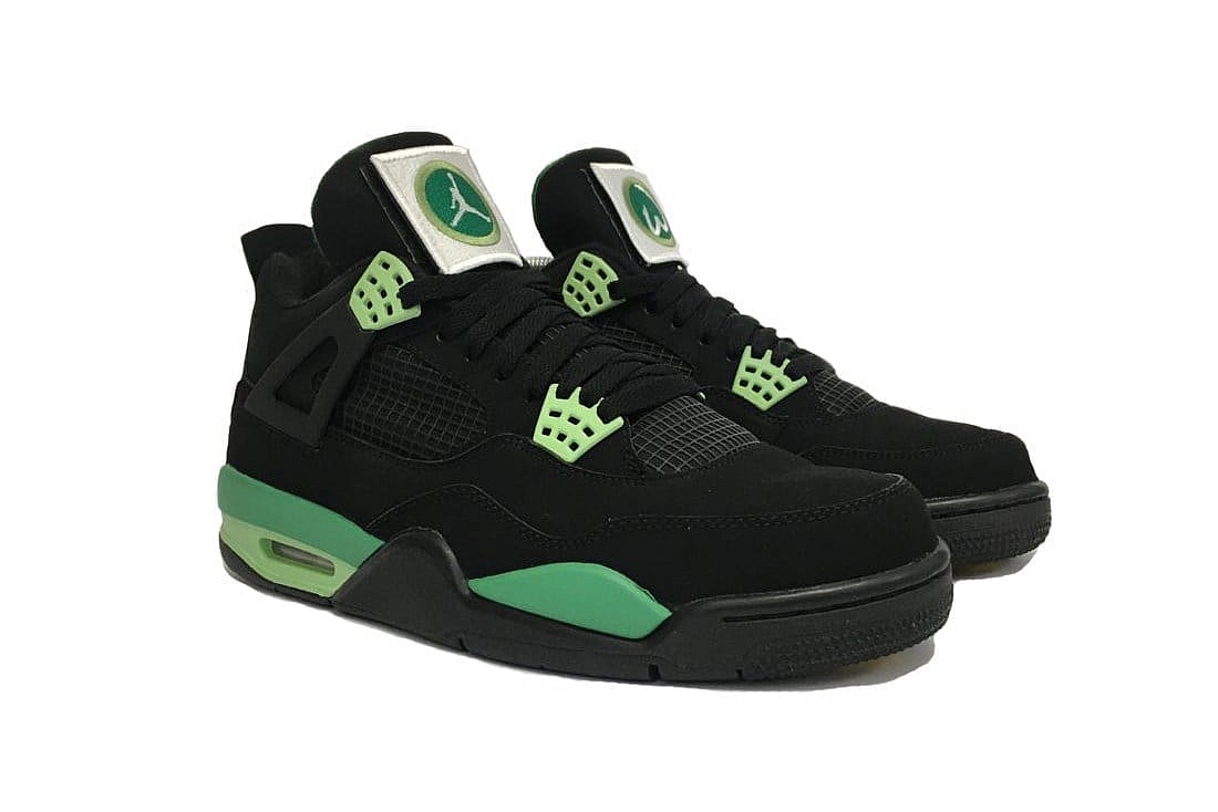 mark-wahlberg-wahlburgers-air-jordan-4