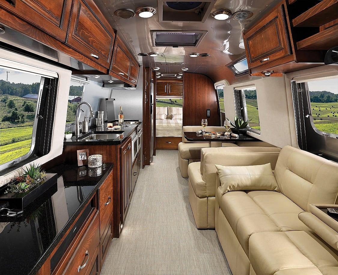 AIRMKT 2017 Classic 33 Prototype B2F Mocha Cherry Macadamia 538263 L011975 WEB.jpg