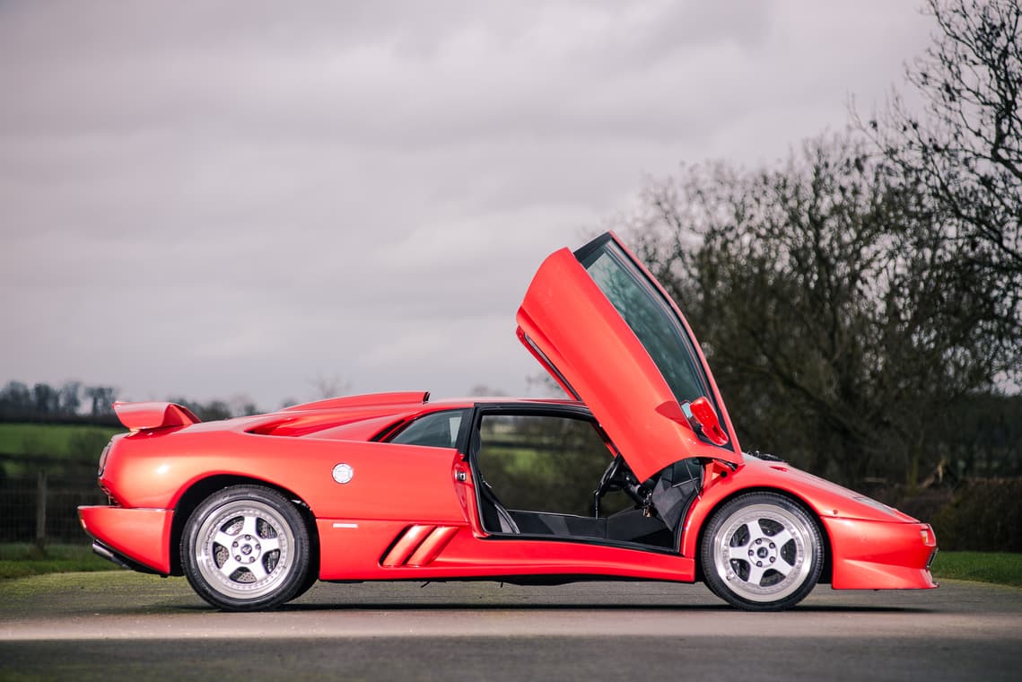 1999 Lamborghini Diablo SV red profile doors.png