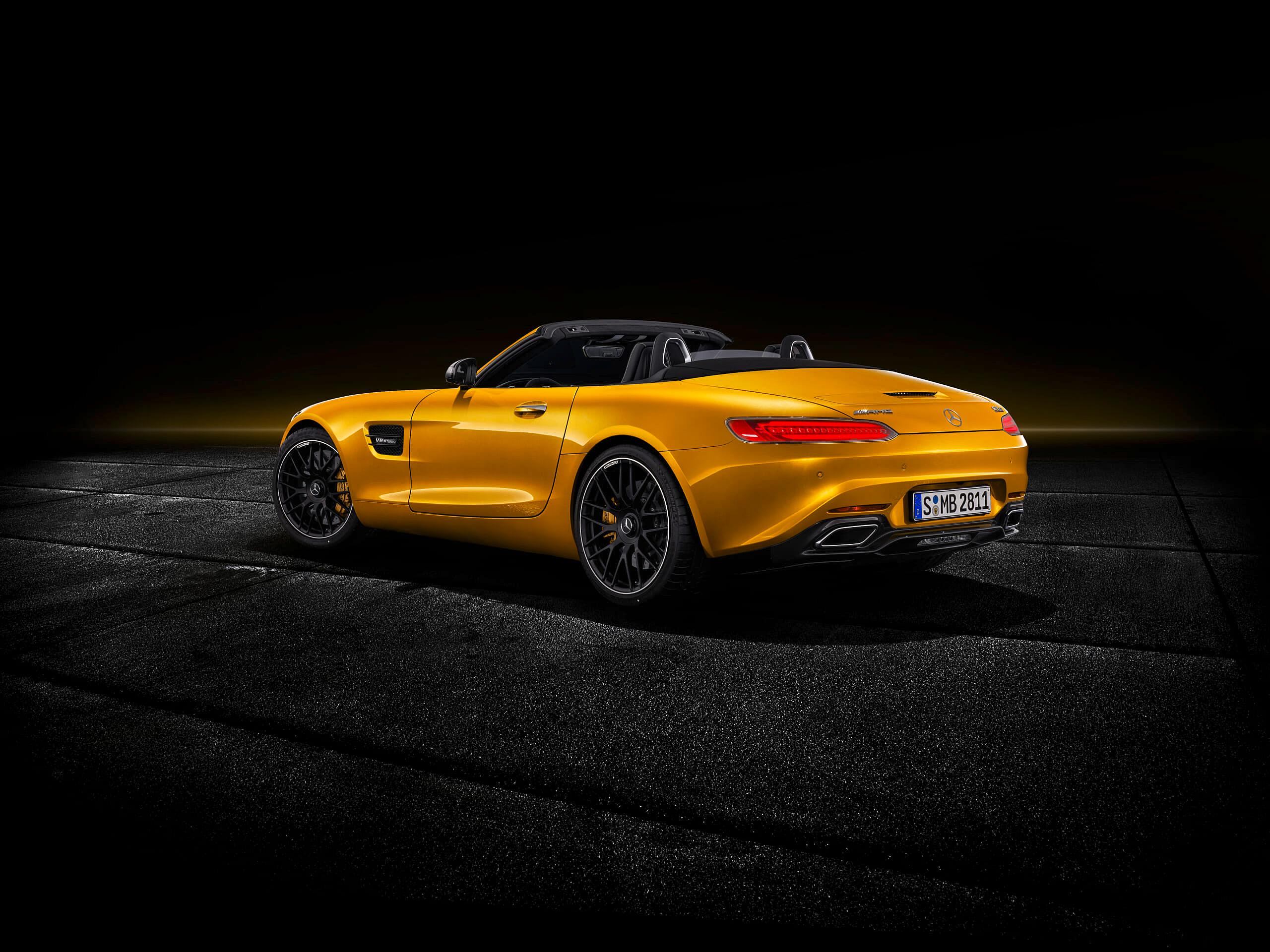 2019 Mercedes-AMG GT S Roadster4