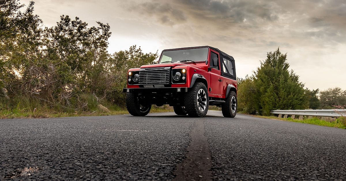 Himalaya Land Rover Defender 70th Clone (2)