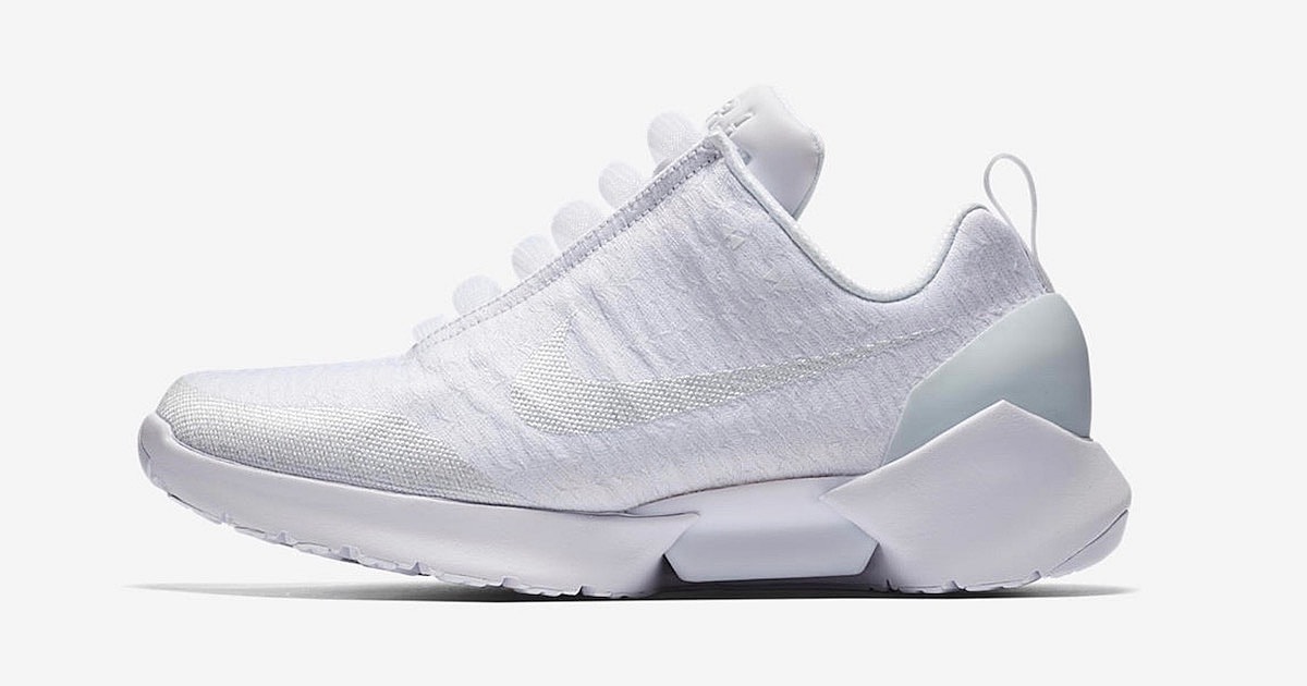 nike-hyperadapt-black-white-2