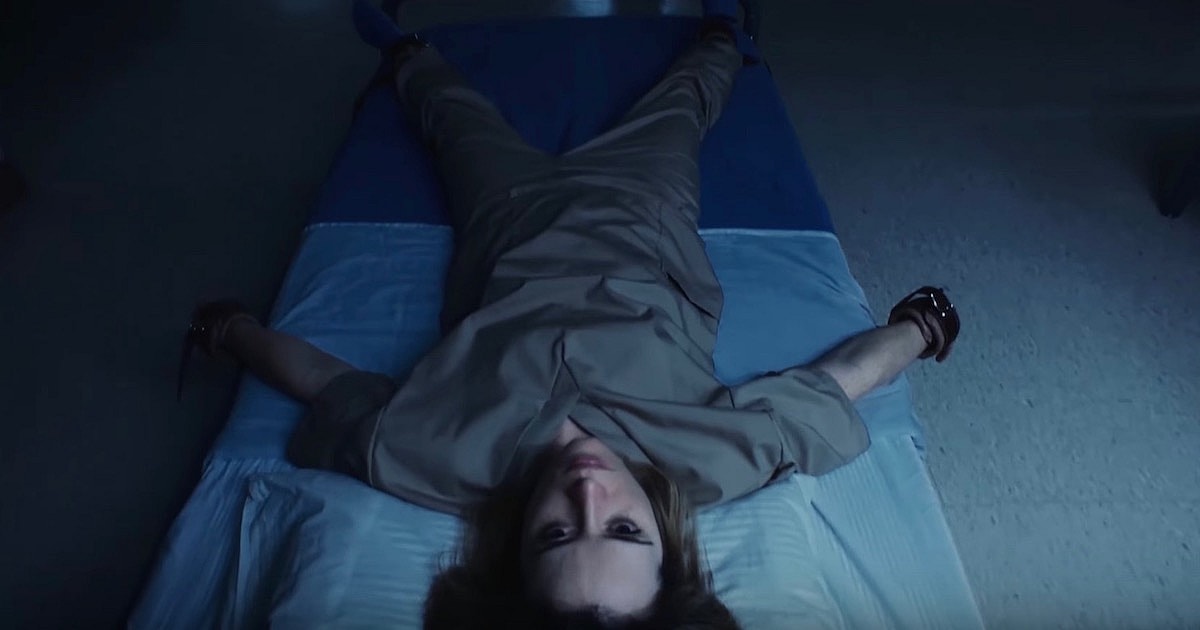 unsane-claire-foy-2