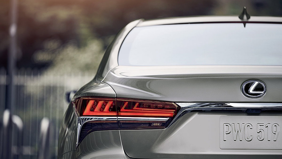 Lexus-LS