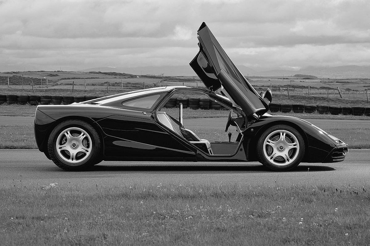 Black McLaren F1 4