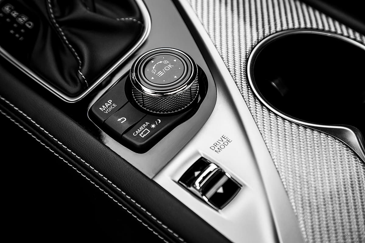 2017_infiniti_q60_58