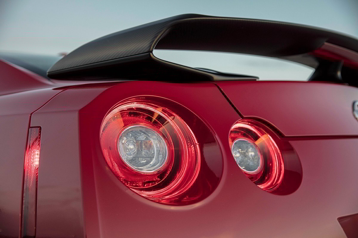 2017_Nissan_GT_R_Track_Edition_12