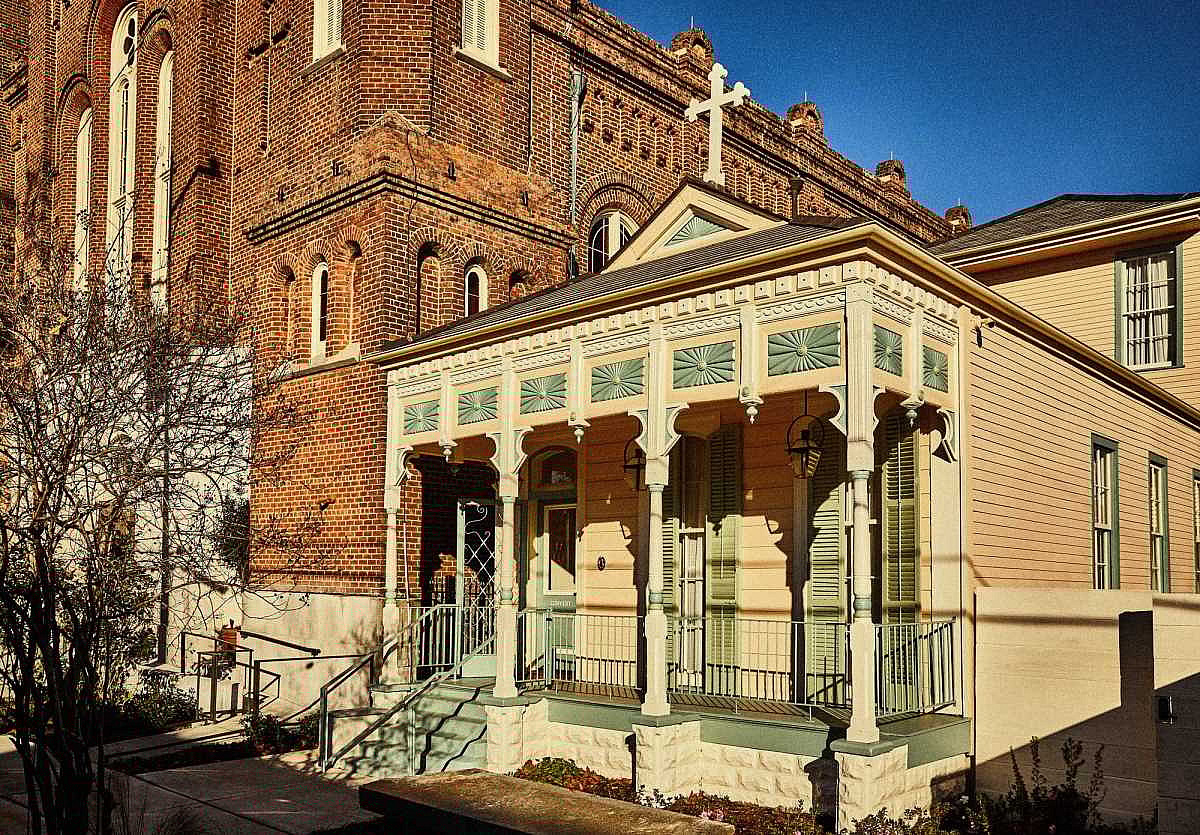 CH_Peter_And_Paul_New_Orleans_Convent_Exterior