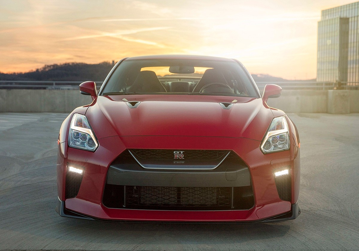 2017_Nissan_GT_R_Track_Edition_06