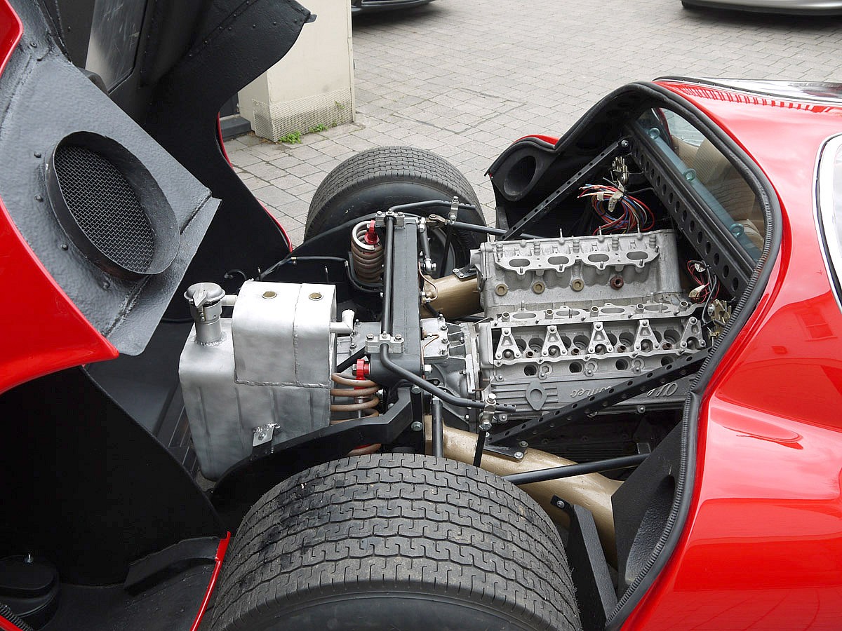 Alfa Tipo 33 6.jpg