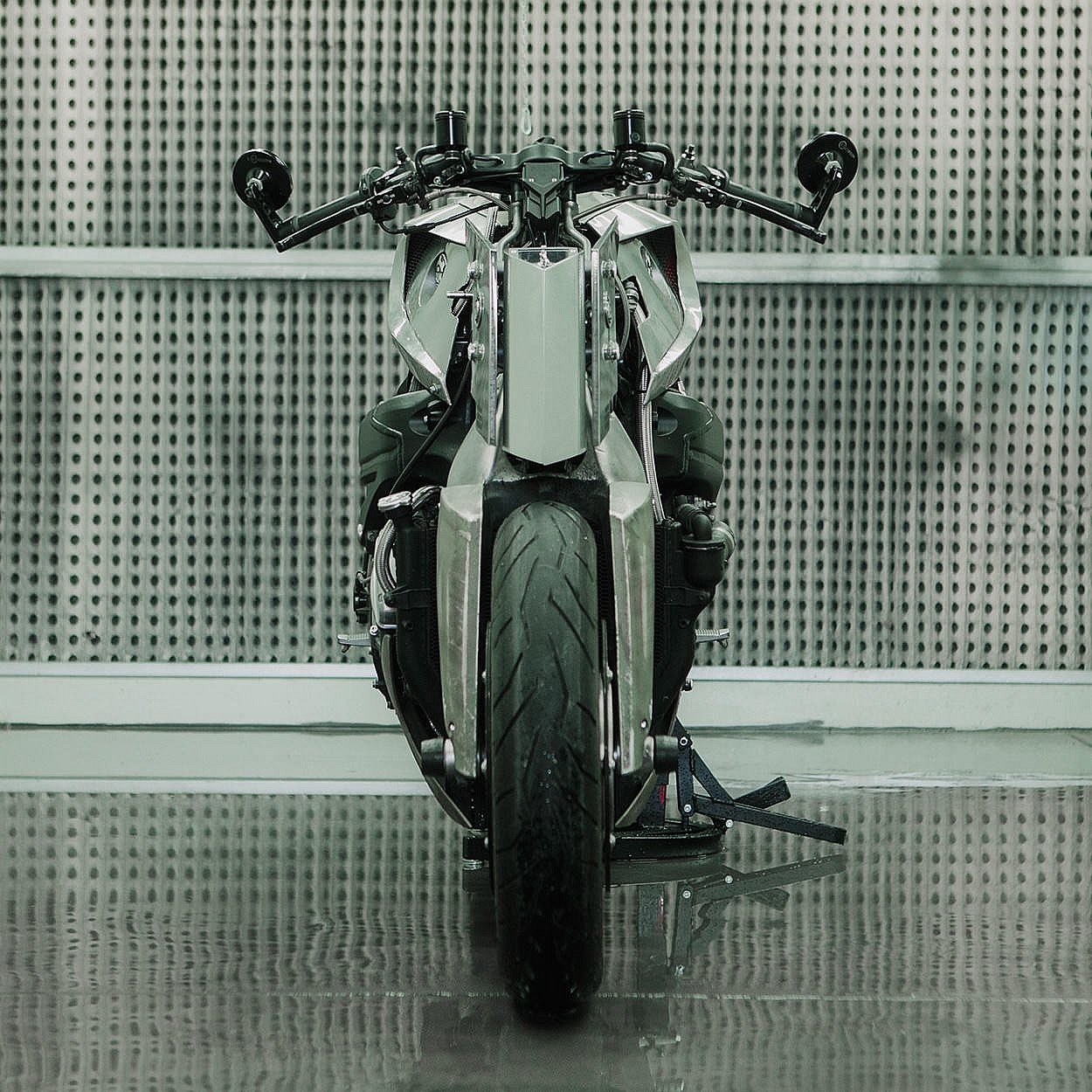 bmw-k1200s-pan-speed-shop-4a.jpg