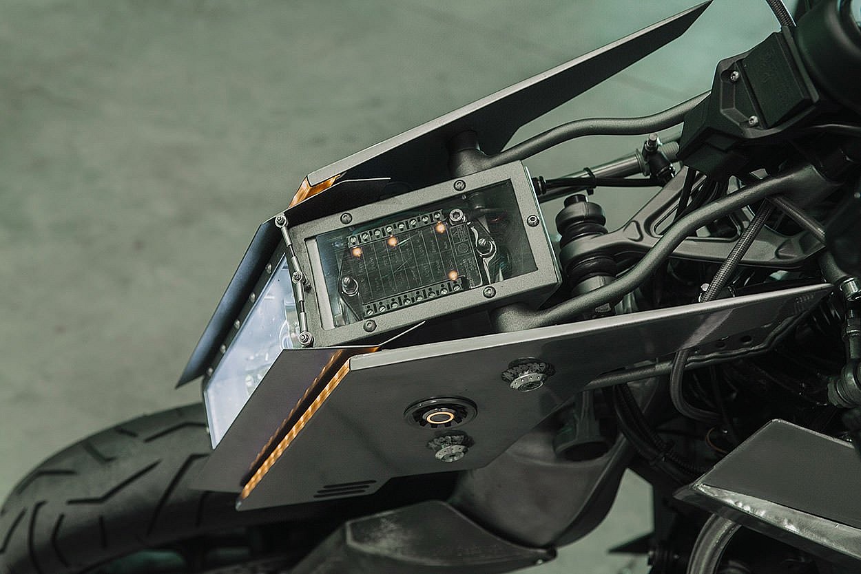 bmw-k1200s-pan-speed-shop-7a.jpg