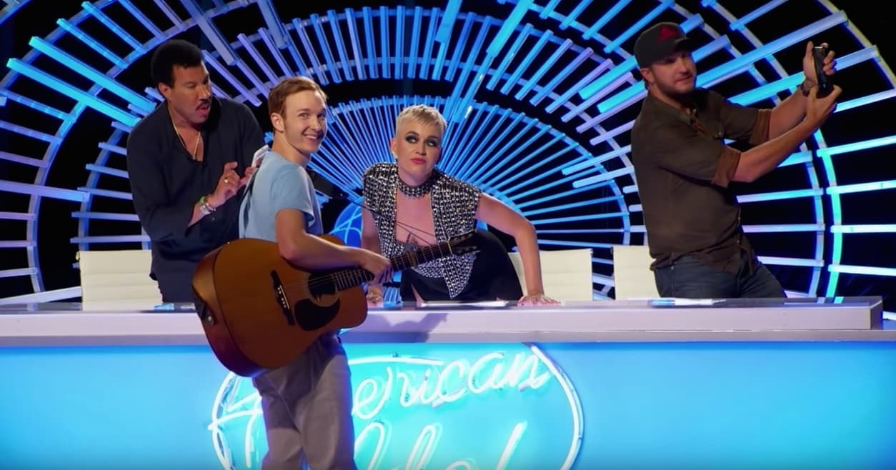 katy-perry-kiss-american-idol-1