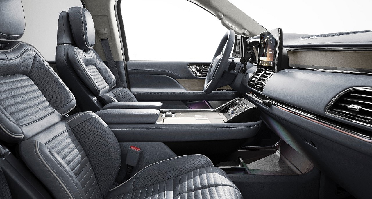 18LincolnNavigator_12_HR