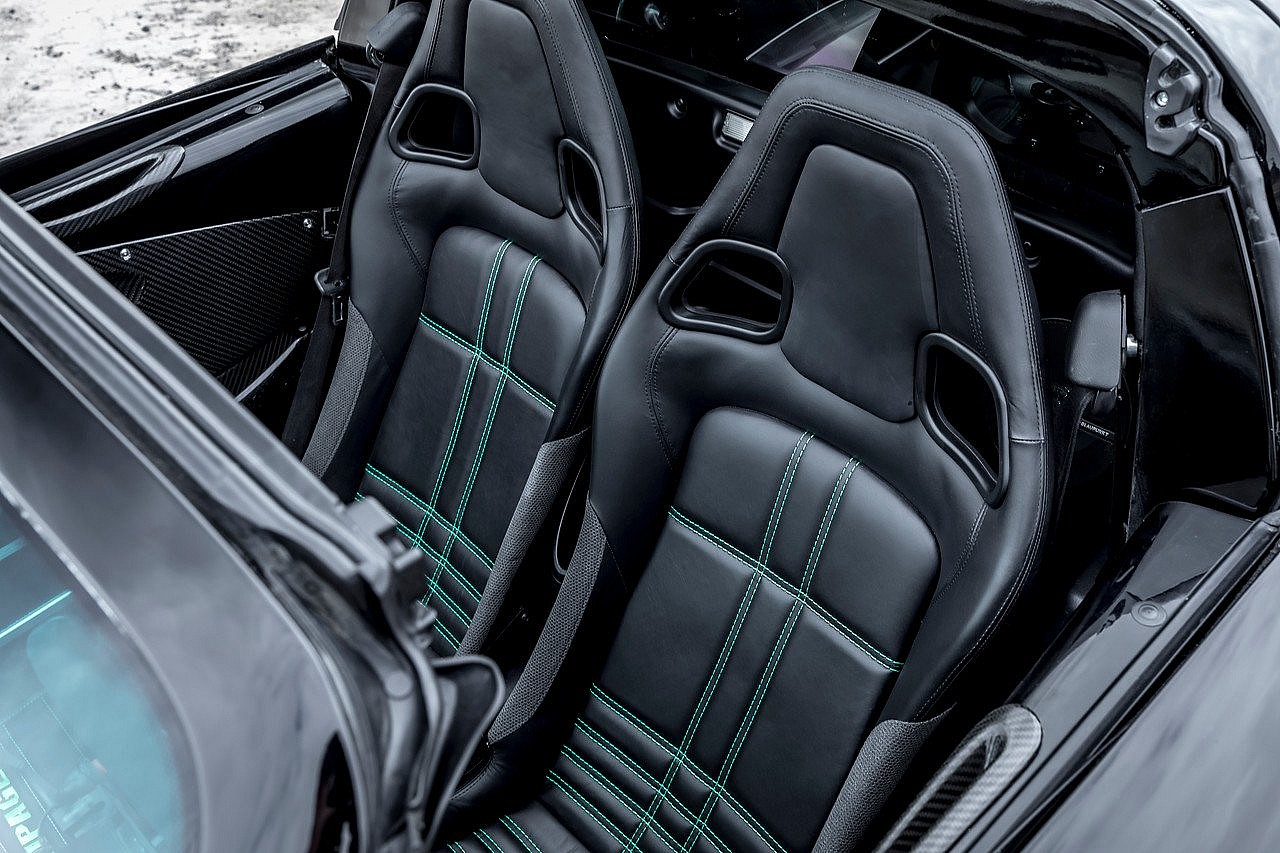 rezvani_beast_alpha_x_seats