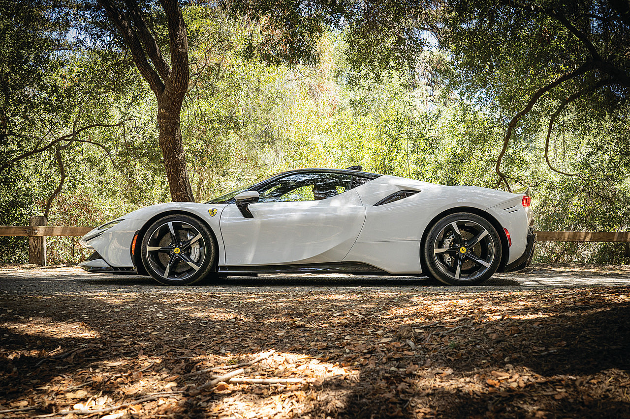 Ferrari SF90 Stradale (2)